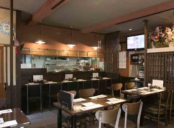 カウンター６席・テーブル席４名４席_味処膳き屋.