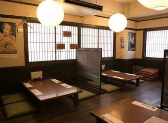お座敷_最大４０名様収容可能.